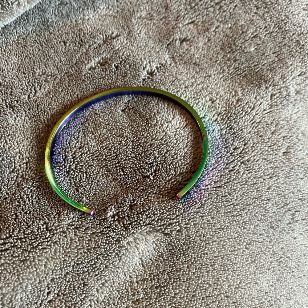 Iridescent Equestrian Bracelet - Picture 4 of 4